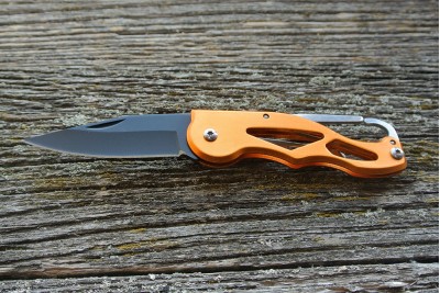 Тактический складной нож с карабином и клипсой (оранжевый)